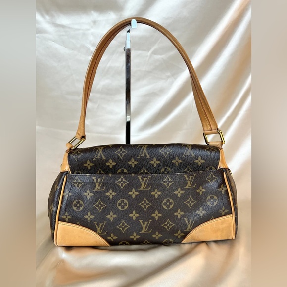Louis Vuitton Beverly MM Shoulder Bag - Picture 9 of 15